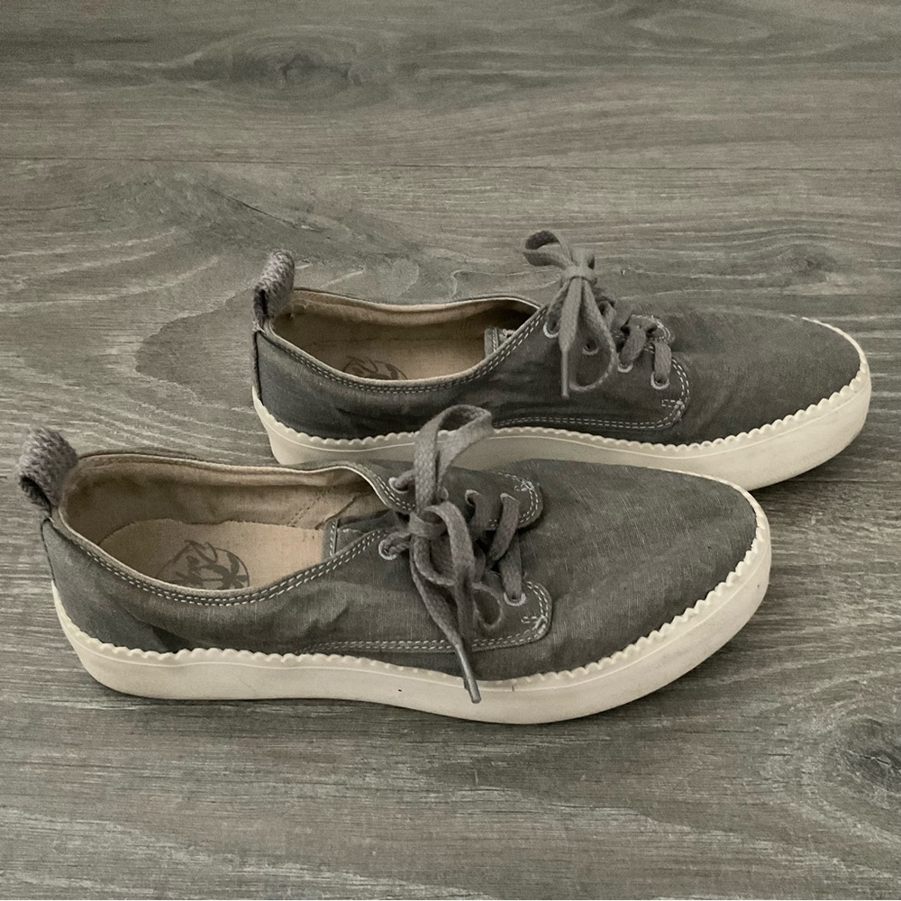 Roxy Shaka Platform Sneakers - image 3